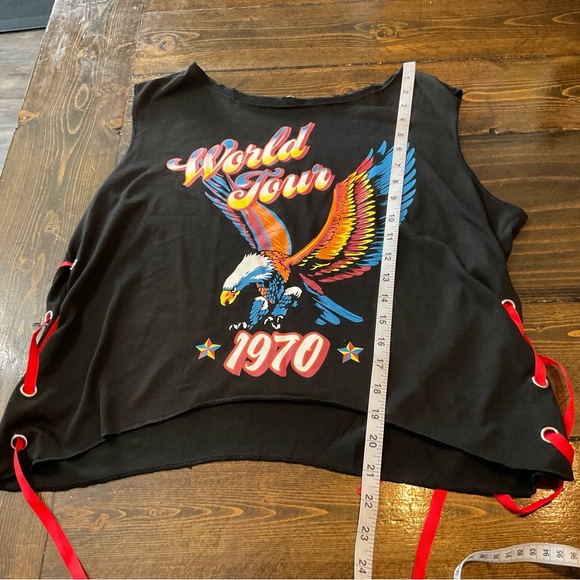 World Tour Graphic Muscle Tee - Picture 6 of 7